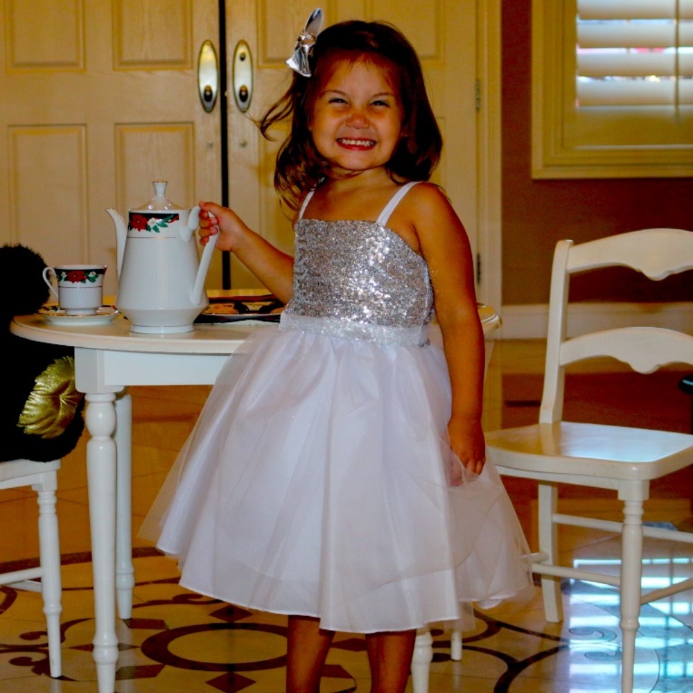 Petite Adele White Holiday Dresses Sizes 2,4,6,8
